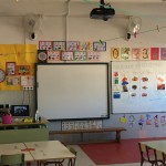 Todas las clases disponen de Pizarra Digital y/o equipo informático con conexión a Internet.