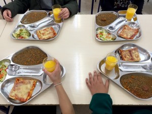 Así de bien comen en el colegio. 15/12/2015